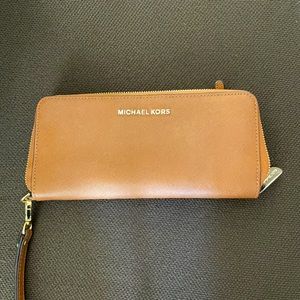 Michael Kors wallet goldtone hardware approximately 8.2 8.25 WX4HX one 1”d